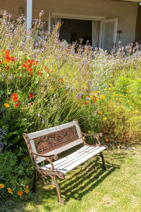 Guinea Fowl House Hotel โคมเม็ทจี ภายนอก รูปภาพ