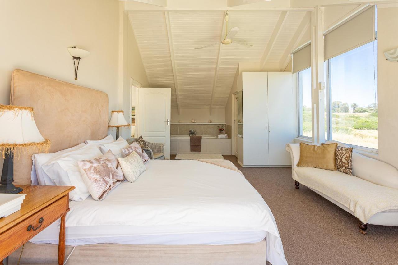 Guinea Fowl House Hotel โคมเม็ทจี ภายนอก รูปภาพ